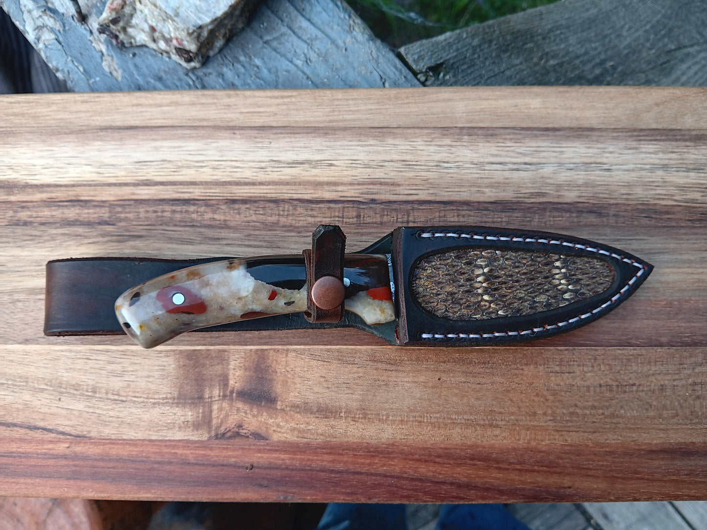 Pudding Stone Hunting Knife with Damascus Blade