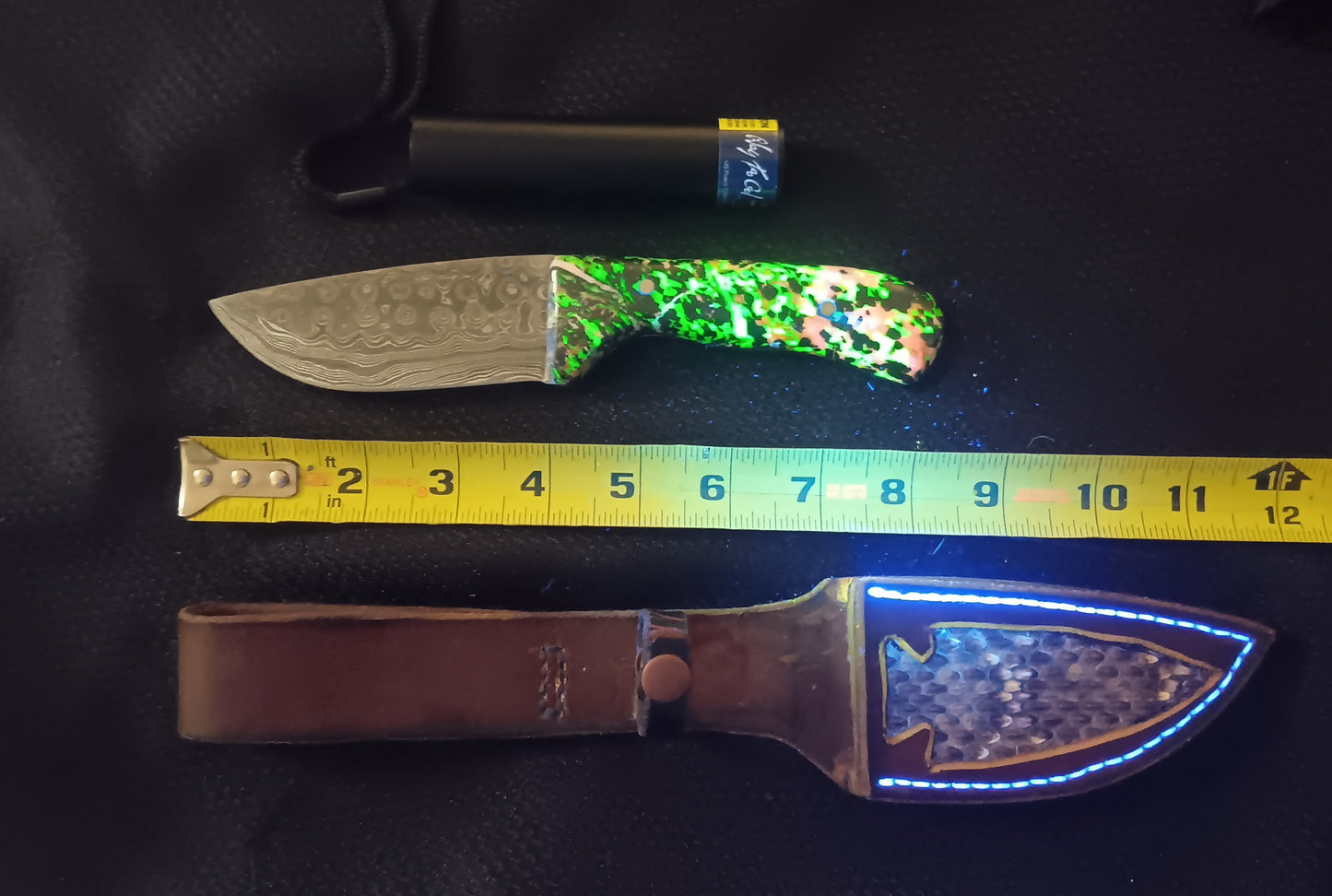 Willemite Knife with Damascus blade and Rattlesnake sheath